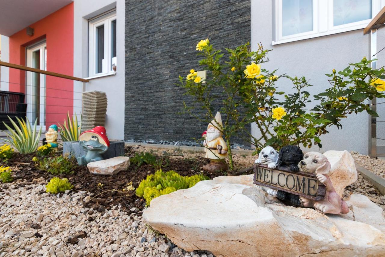 Apartments And Rooms With Parking Space Grebastica, Sibenik - 17831 Exterior photo
