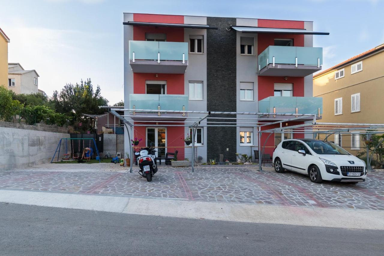 Apartments And Rooms With Parking Space Grebastica, Sibenik - 17831 Exterior photo
