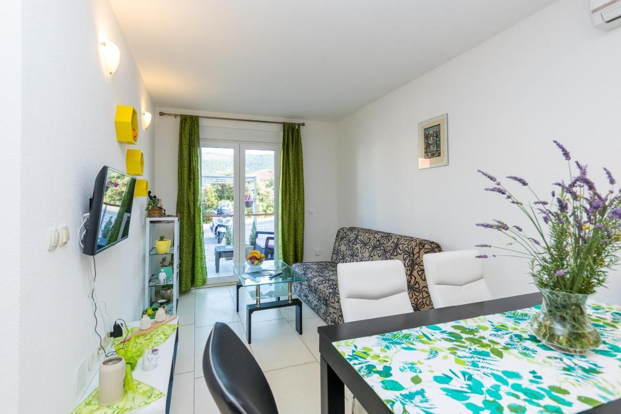 Apartments And Rooms With Parking Space Grebastica, Sibenik - 17831 Exterior photo